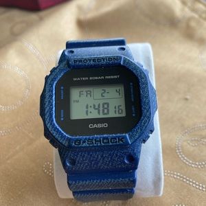 Casio G-Shock - DW-5600DE-2 Denim Effect